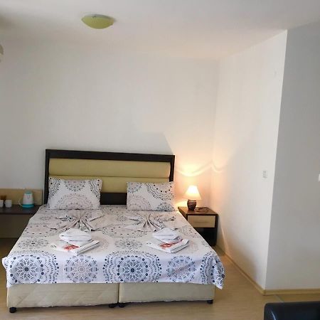 Siana 3 Suits Apartment Pomorie Bagian luar foto