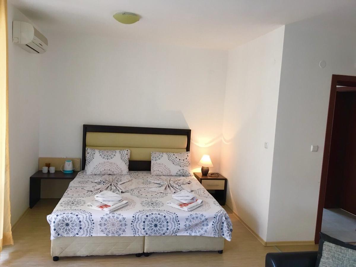 Siana 3 Suits Apartment Pomorie Bagian luar foto